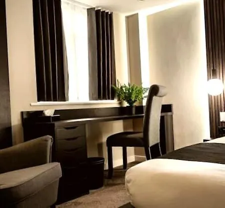 Luxury With Private Balcony + Parking