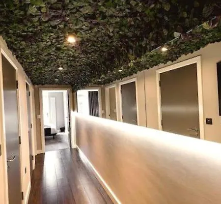 בית נופש Luxury With Private Balcony + Parking *