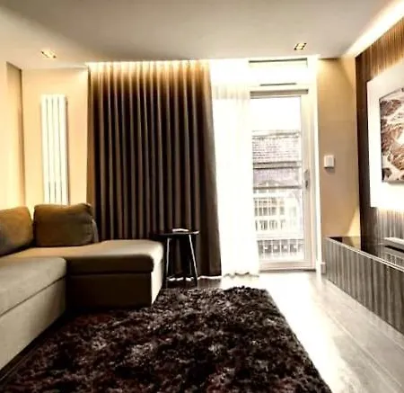 Luxury With Private Balcony + Parking בית נופש *