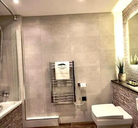 Luxury With Private Balcony + Parking
