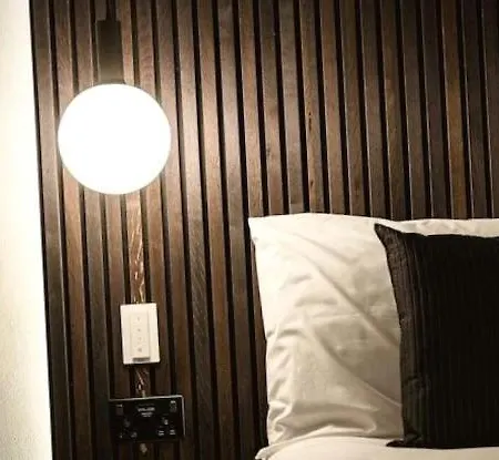 Luxury With Private Balcony + Parking בית נופש *