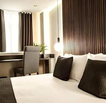 Luxury With Private Balcony + Parking *